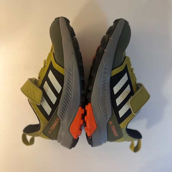 Boys Adidas Terrex Shoes - Picture 2 of 9